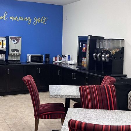 Rodeway Inn Dilley Экстерьер фото