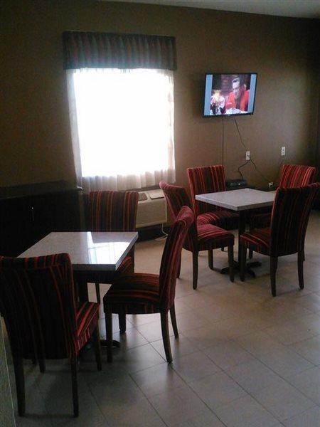 Rodeway Inn Dilley Экстерьер фото