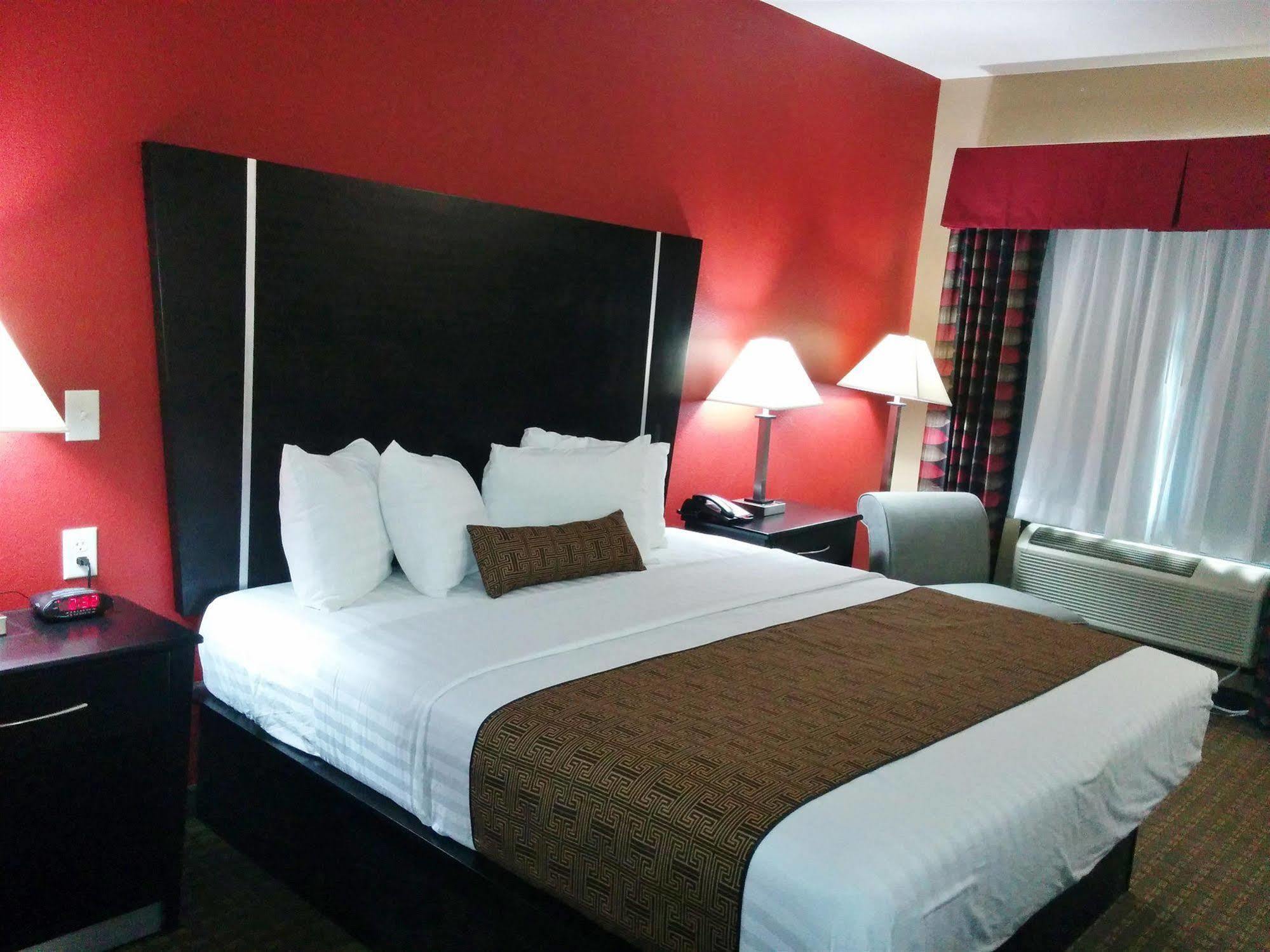 Rodeway Inn Dilley Экстерьер фото